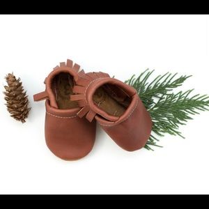 Unisex Cedar Leather Baby Moccasin Shoes